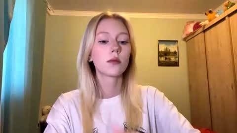 Snapshot of kacicasal chatting on 06/22/26, 03:36 Mia 1st day here online show from 06/22/26, 03:36