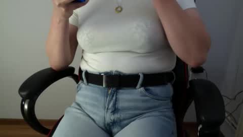 Snapshot of kacperbig98 chatting on 10/27/25, 02:26 kacperbig98 online show from 10/27/25, 02:26