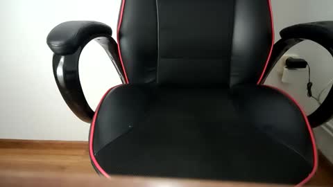 Snapshot of kacperbig98 chatting on 12/20/25, 04:52 kacperbig98 online show from 12/20/25, 04:52