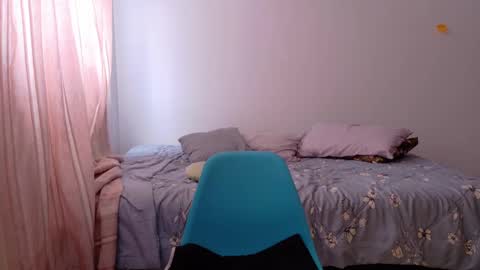 Snapshot of kad_kad chatting on 10/02/25, 03:52 Kanela online show from 10/02/25, 03:52