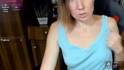 Snapshot of kaedialanh chatting on 10/11/25, 10:03 KaediaLang online show from 10/11/25, 10:03