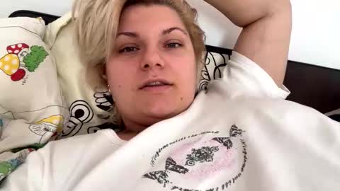 Kaelia and Daniel online show from 09/28/25, 11:26