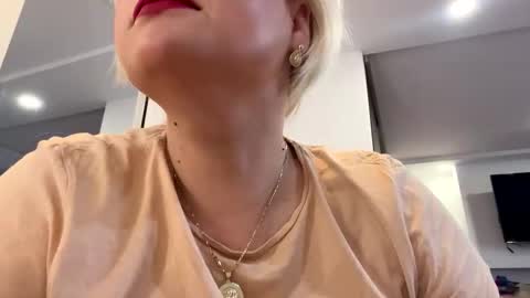 Kaelia and Daniel online show from 10/21/25, 06:36