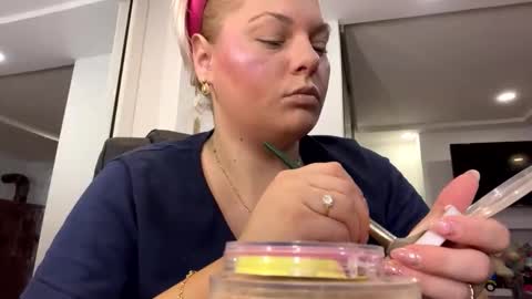 Kaelia and Daniel online show from 11/06/25, 08:26