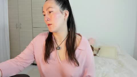 ChloeIndependient model online show from 09/15/25, 02:28