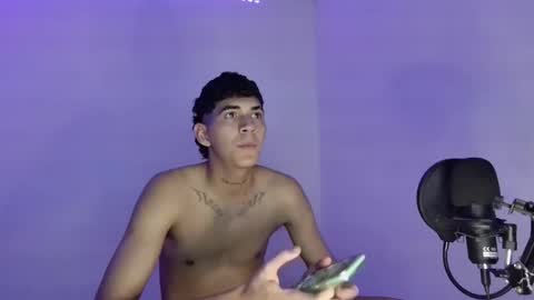 Snapshot of kai_lord_ chatting on 10/19/25, 05:19 Kai online show from 10/19/25, 05:19