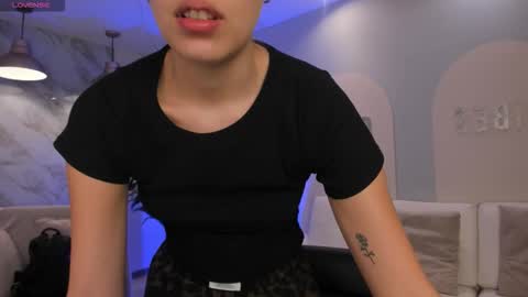 Kaia Ferreira online show from 12/21/25, 11:39