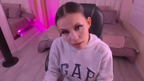 Snapshot of kailie_travis chatting on 05/30/26, 12:19 Kailie online show from 05/30/26, 12:19