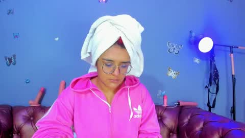 Snapshot of kaira_mosse_ chatting on 04/19/26, 11:42 kaira_mosse_ online show from 04/19/26, 11:42