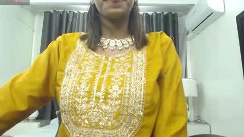 Kaira online show from 04/25/26, 12:30