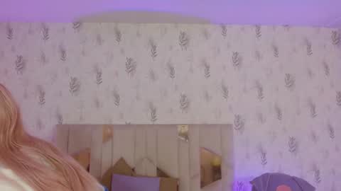 Snapshot of kaisage_tay chatting on 10/14/25, 01:12 kaisage_tay online show from 10/14/25, 01:12