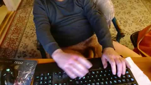 Leon online show from 11/21/25, 04:27