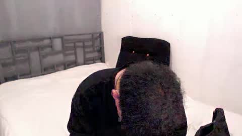 Snapshot of kaizou69 chatting on 09/11/25, 01:00 kaizou69 online show from 09/11/25, 01:00