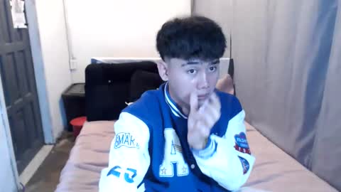 Snapshot of kaizou69 chatting on 11/18/25, 04:28 kaizou69 online show from 11/18/25, 04:28