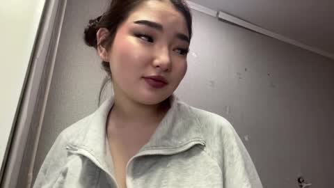 Sakura online show from 04/01/26, 03:31