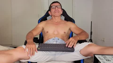 Snapshot of kale_19 chatting on 06/27/26, 02:05 Kale online show from 06/27/26, 02:05