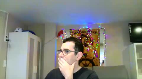 Snapshot of kalem48 chatting on 12/04/24, 08:01 MusicMen49 online show from 12/04/24, 08:01