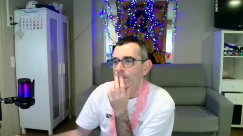 Snapshot of kalem48 chatting on 01/02/25, 09:43 MusicMen49 online show from 01/02/25, 09:43