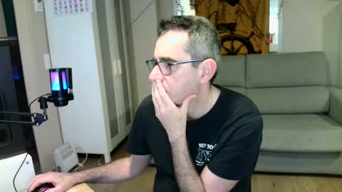 Snapshot of kalem48 chatting on 01/12/25, 08:14 MusicMen49 online show from 01/12/25, 08:14