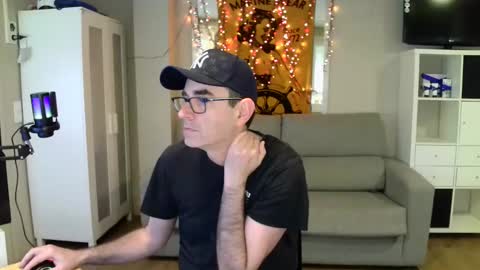 Snapshot of kalem48 chatting on 03/01/25, 09:51 MusicMen49 online show from 03/01/25, 09:51