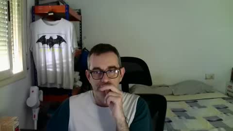 Snapshot of kalem48 chatting on 04/08/26, 07:41 MusicMen49 online show from 04/08/26, 07:41