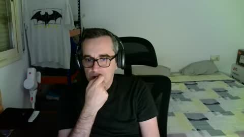 Snapshot of kalem48 chatting on 04/19/26, 09:17 MusicMen49 online show from 04/19/26, 09:17