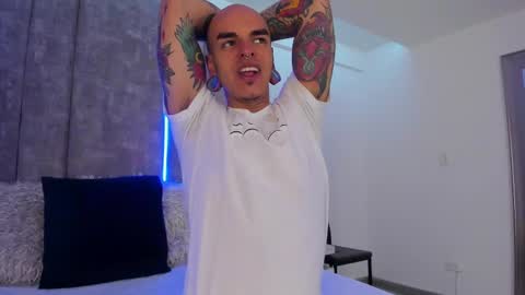Snapshot of kaletattoos chatting on 02/02/25, 07:25 Kale online show from 02/02/25, 07:25