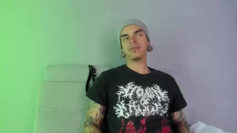 Snapshot of kaletattoos chatting on 02/14/25, 02:50 Kale online show from 02/14/25, 02:50