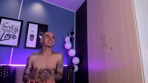 Snapshot of kaletattoos chatting on 02/22/25, 11:35 Kale online show from 02/22/25, 11:35