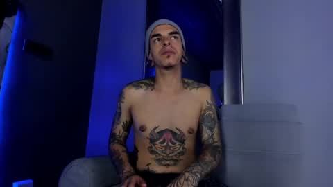 Snapshot of kaletattoos chatting on 03/04/25, 03:11 Kale online show from 03/04/25, 03:11