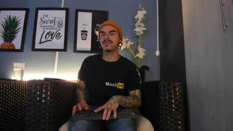 Snapshot of kaletattoos chatting on 10/15/25, 11:10 Kale online show from 10/15/25, 11:10