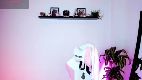 Kali Ka Please help me with your thumbs up its important   dont forget my birthday on October 26 online show from 09/27/25, 06:02