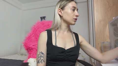 Snapshot of kali_the_goddess chatting on 10/14/25, 07:09 kali_the_goddess online show from 10/14/25, 07:09