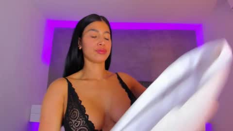 Carolina   online show from 02/10/25, 07:07