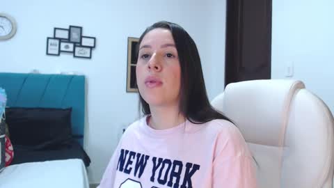 Kamilalopez online show from 02/11/25, 10:18