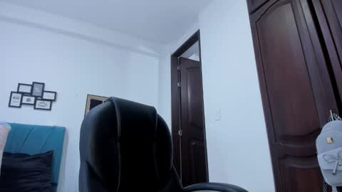 Kamilalopez online show from 10/16/25, 08:32