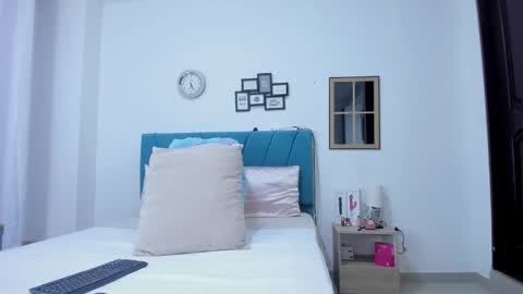 Kamilalopez online show from 11/10/25, 11:37