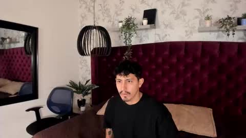 Snapshot of kamal_wolff chatting on 02/13/26, 12:01 jhon online show from 02/13/26, 12:01