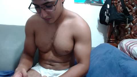 kamenov00 online show from 02/22/25, 12:38