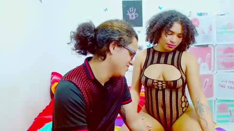 Snapshot of kami_chigiri chatting on 12/23/24, 12:14 Dante and Carolina independient model online show from 12/23/24, 12:14