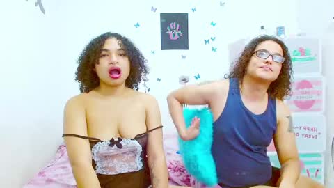 Snapshot of kami_chigiri chatting on 01/20/25, 11:32 Dante and Carolina independient model online show from 01/20/25, 11:32