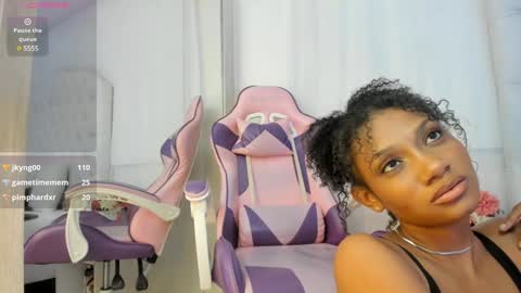 Snapshot of kamila_arias chatting on 12/12/24, 10:20 online show from 12/12/24, 10:20