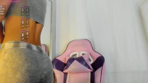 Snapshot of kamila_arias chatting on 01/29/25, 12:02 online show from 01/29/25, 12:02
