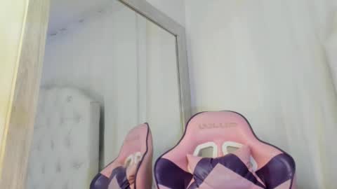 Snapshot of kamila_arias chatting on 02/11/25, 03:08 online show from 02/11/25, 03:08