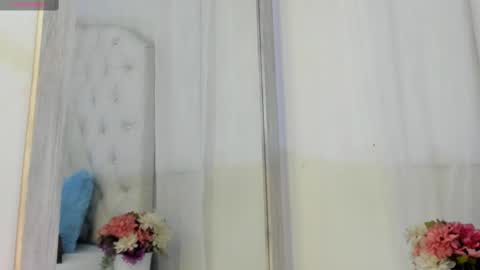 Snapshot of kamila_arias chatting on 02/12/25, 12:01 online show from 02/12/25, 12:01