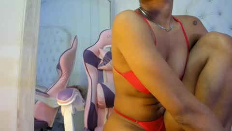 Snapshot of kamila_arias chatting on 02/18/25, 12:06 online show from 02/18/25, 12:06