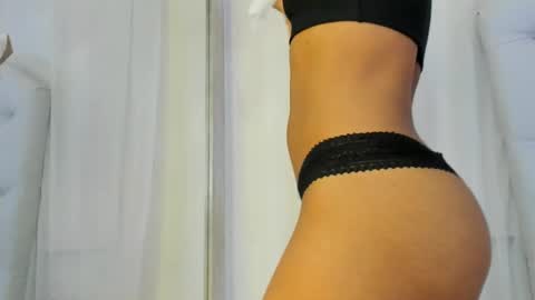 Snapshot of kamila_arias chatting on 02/24/25, 12:16 online show from 02/24/25, 12:16