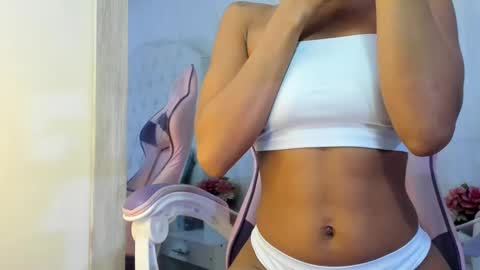 Snapshot of kamila_arias chatting on 02/27/25, 03:15 online show from 02/27/25, 03:15