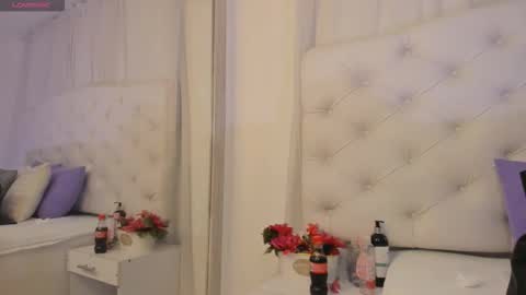 Snapshot of kamila_arias chatting on 09/12/25, 12:38 online show from 09/12/25, 12:38