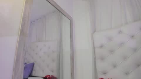 Snapshot of kamila_arias chatting on 09/24/25, 12:08 online show from 09/24/25, 12:08